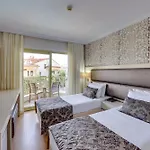 Отель Grand Faros 4*