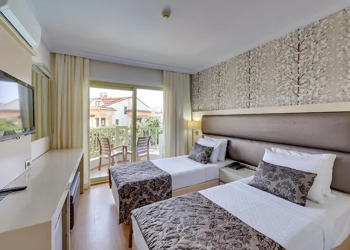 Otel Grand Faros 4*
