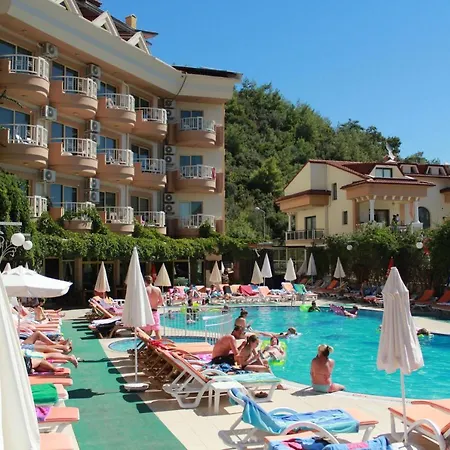 فندق Grand Faros 4*