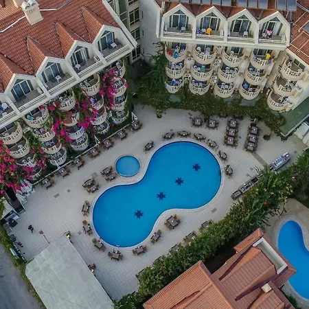 Grand Faros فندق 4*