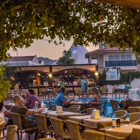 Grand Faros فندق مرمريس